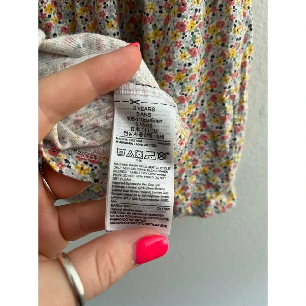 GAP • Floral Print Flutter Sleeve‎ Top